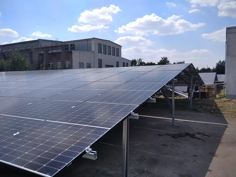 Photovoltaik-Kraftwerk 1500 kWp – Freiberg, Deutschland 52 Photovoltaik-Kraftwerk 1500 kWp – Freiberg, Deutschland