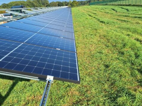 Installation von bodenmontierten Photovoltaikmodulen Sud Solarpark Steimbke Deutschland 3