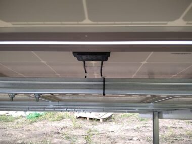 Structura panouri fotovoltaice la sol 3V 3 vertical 2 stalpi 8